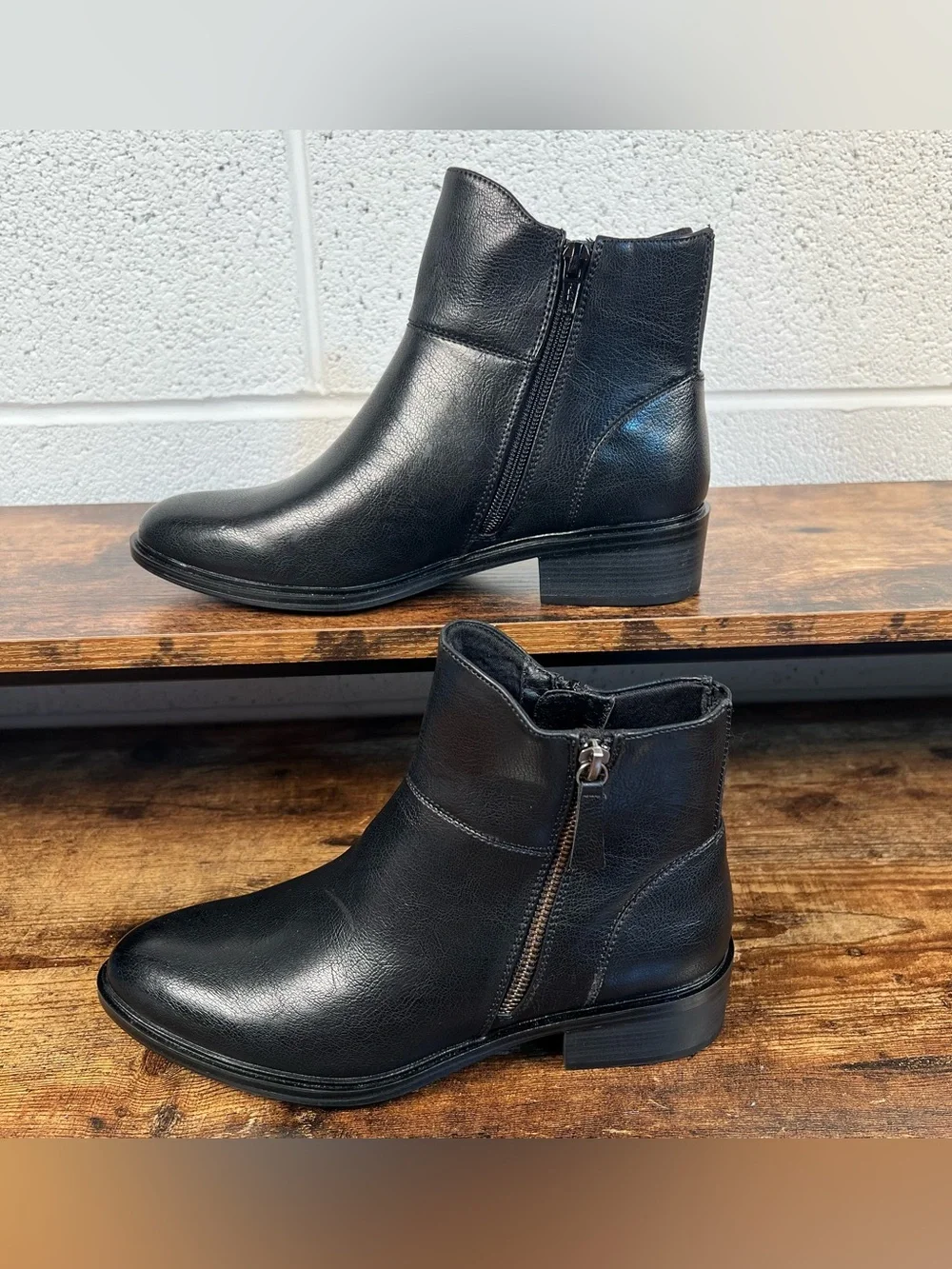 BareTraps Booties Alona Black Boots Low Heel Almond Toe Zip Faux Leather 7.5